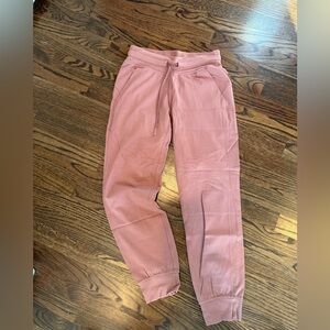 Lululemon Joggers, size 4
